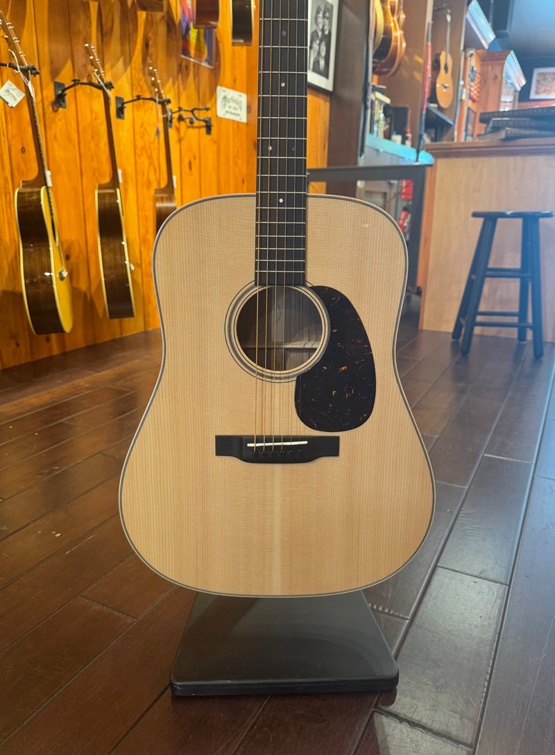 Martin Custom Shop Dreadnought Black Walnut Factory Exclusive