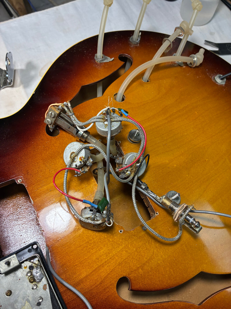 Gibson 1960 ES-330, Sunburst