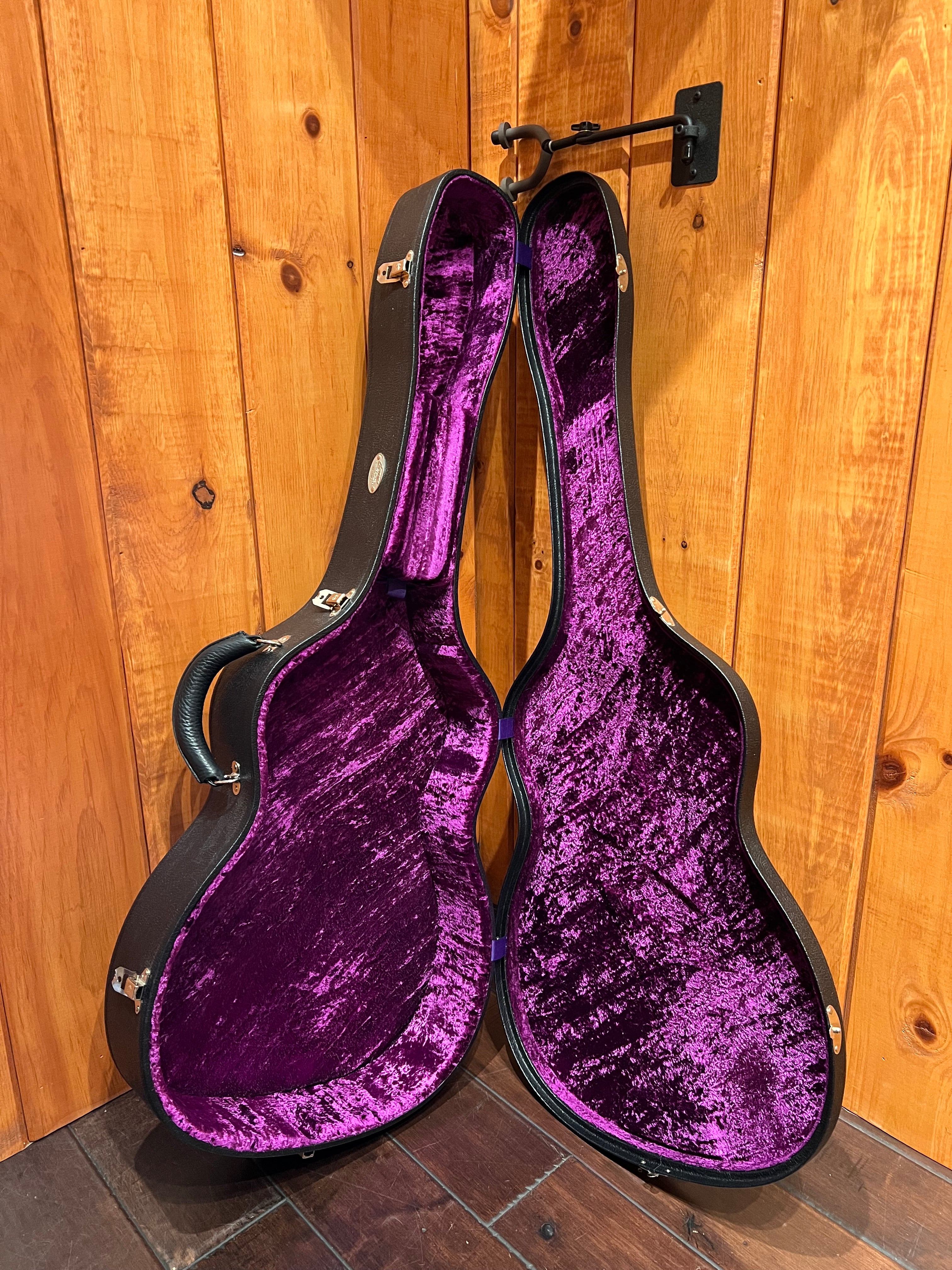 Collings Traditional OM/000 14-fret Hardshell Case, Purple Crushed Velvet Interior