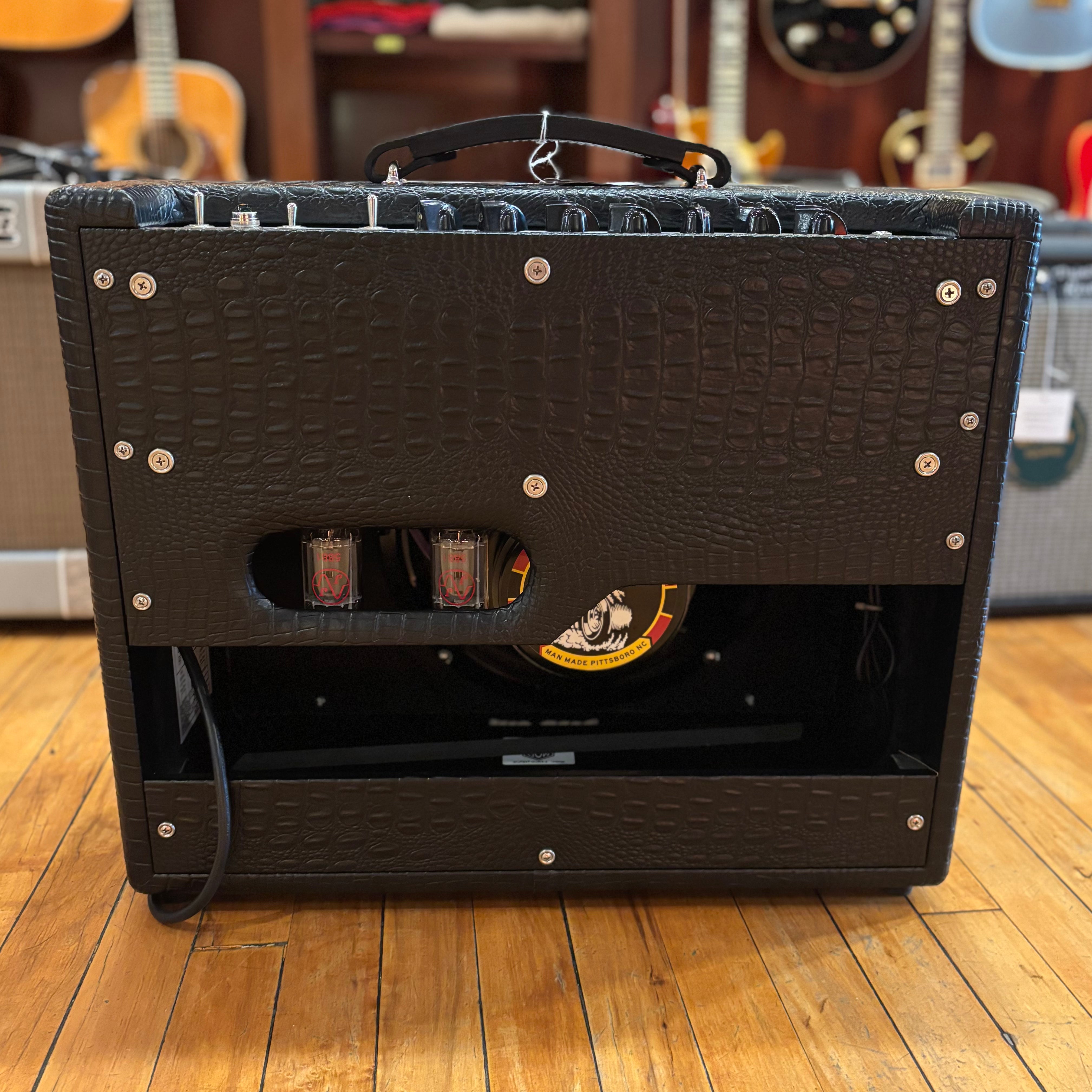 Carr Rambler 1x12", Black Gator