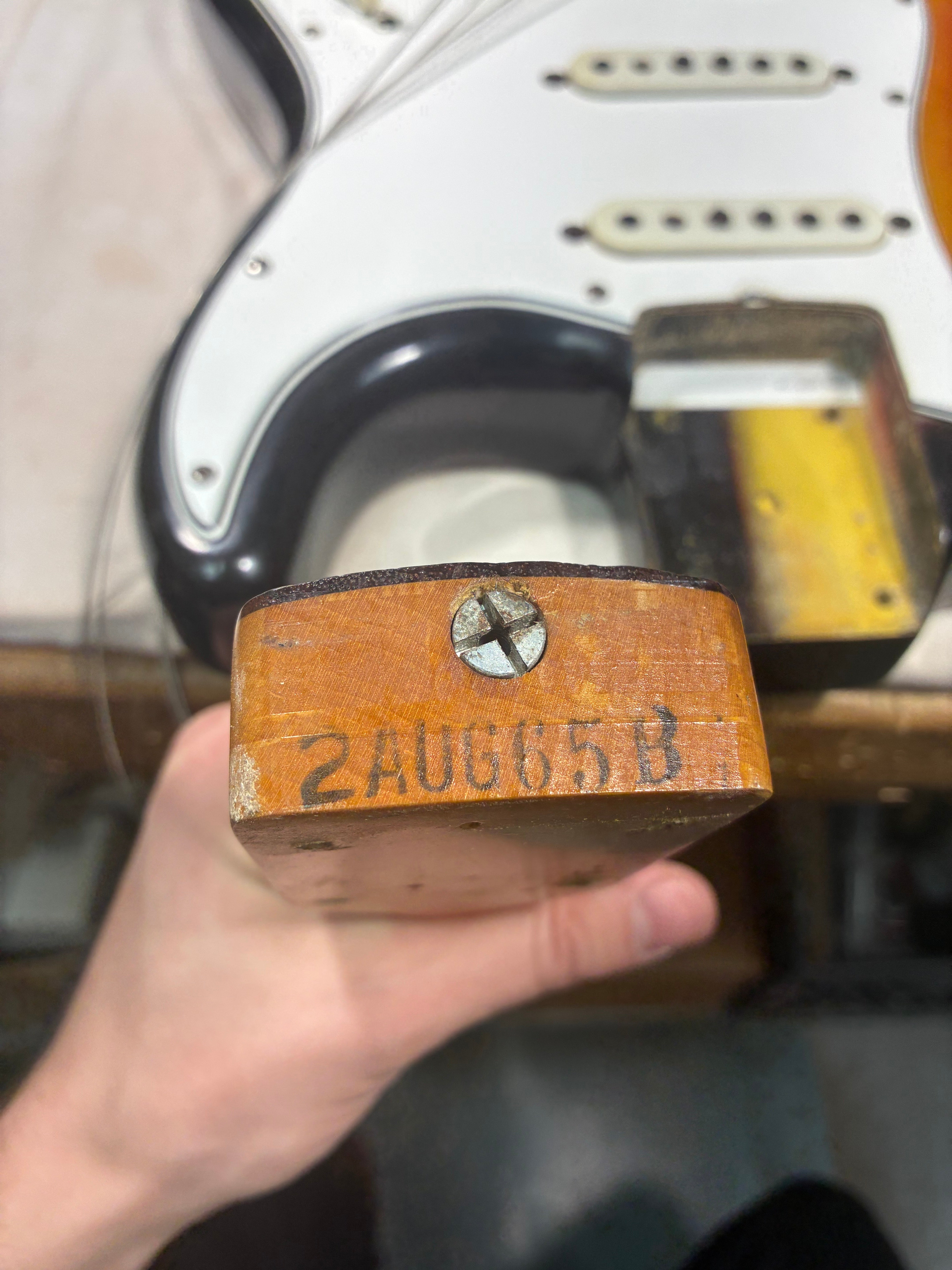 Fender 1965 Stratocaster, 3 Tone Sunburst