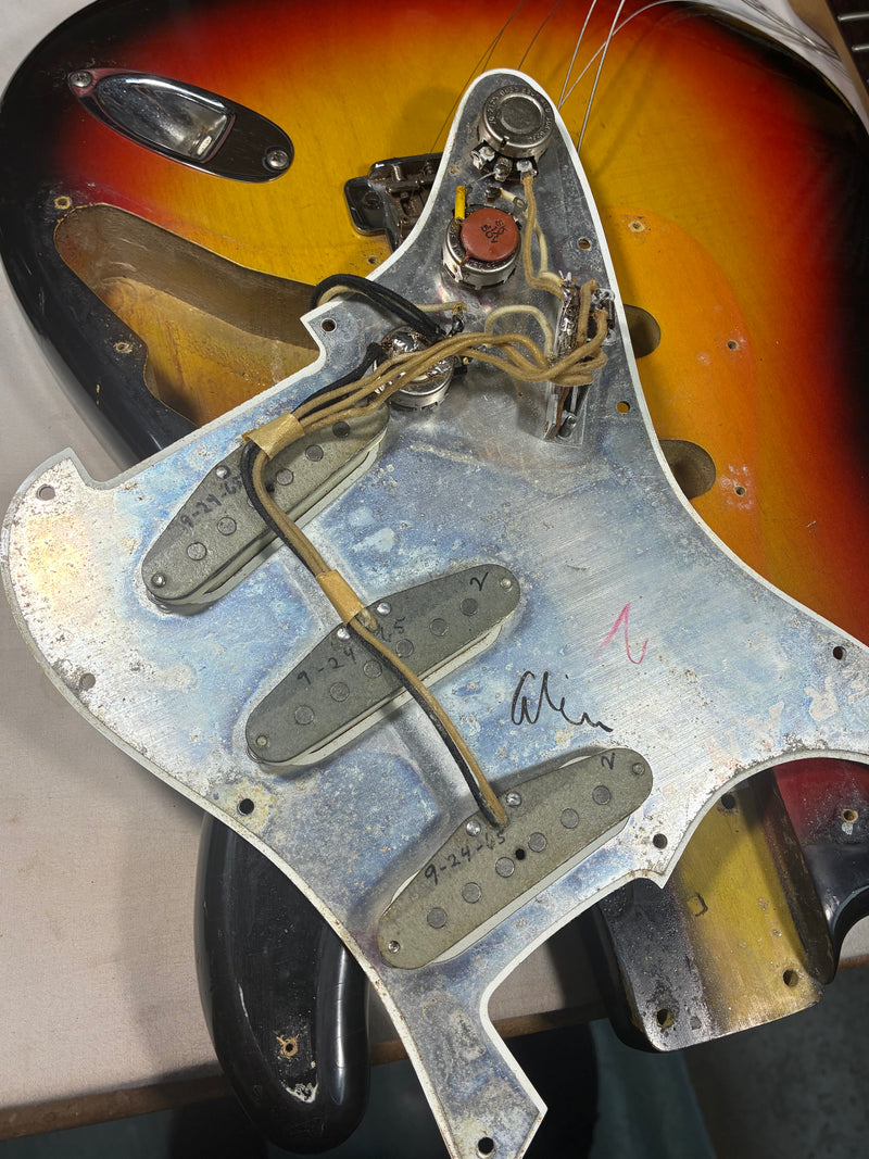 Fender 1965 Stratocaster, 3 Tone Sunburst