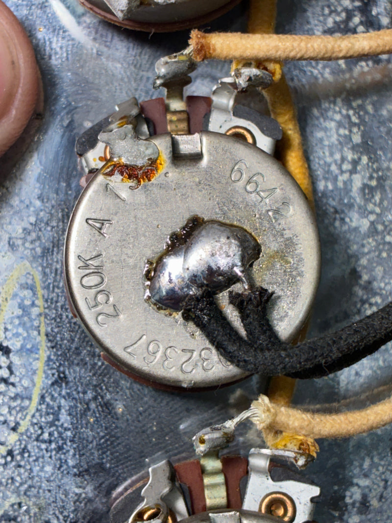 Fender 1967 Jazz Bass, 3-Tone Sunburst