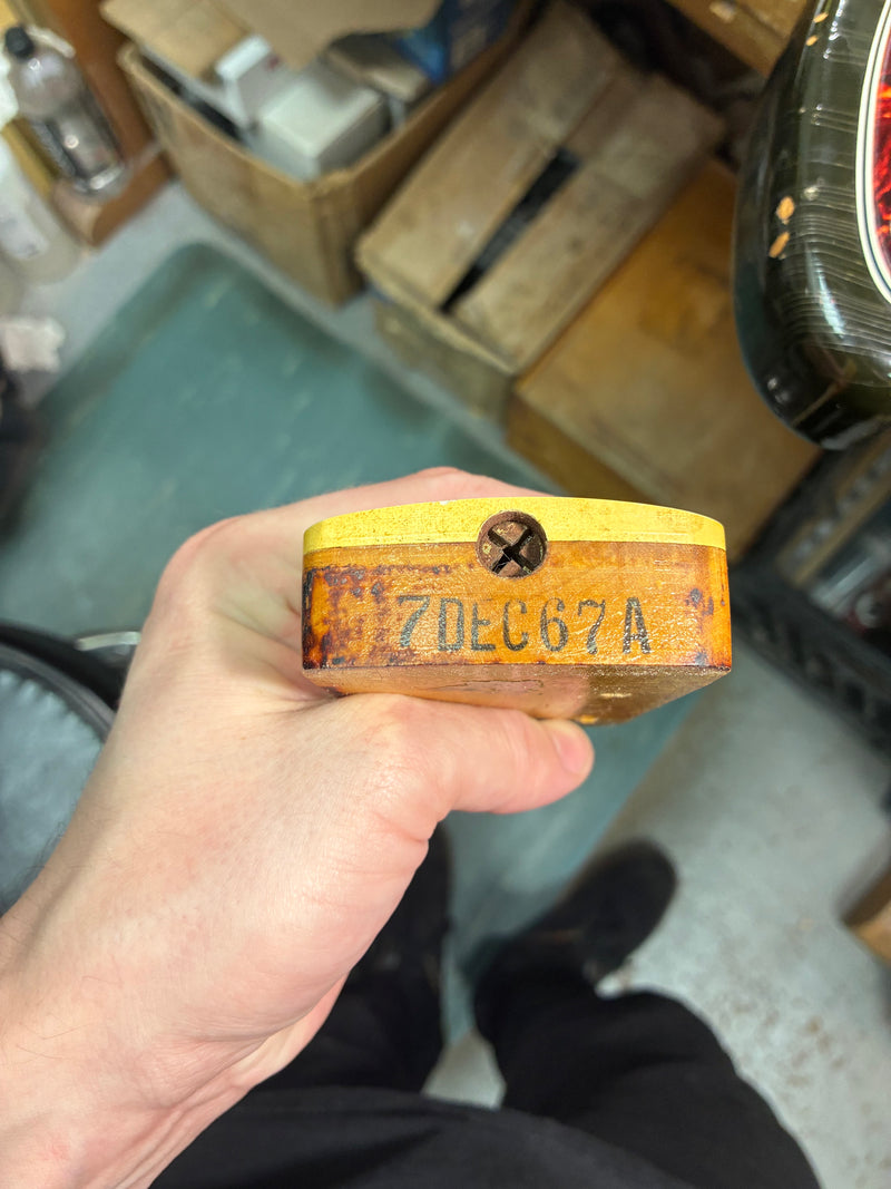 Fender 1967 Jazz Bass, 3-Tone Sunburst