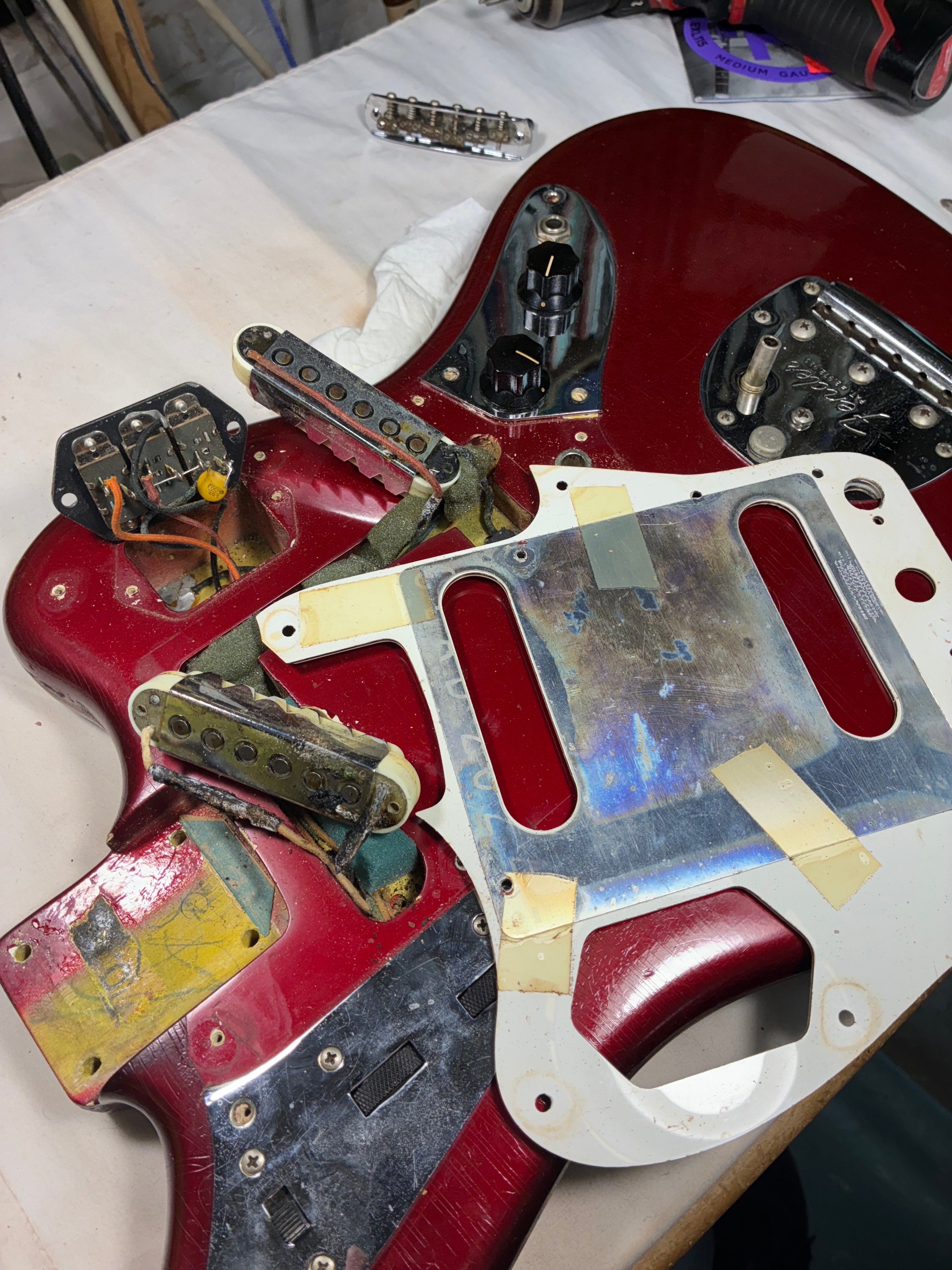 Fender 1966 Jaguar, Candy Apple Red