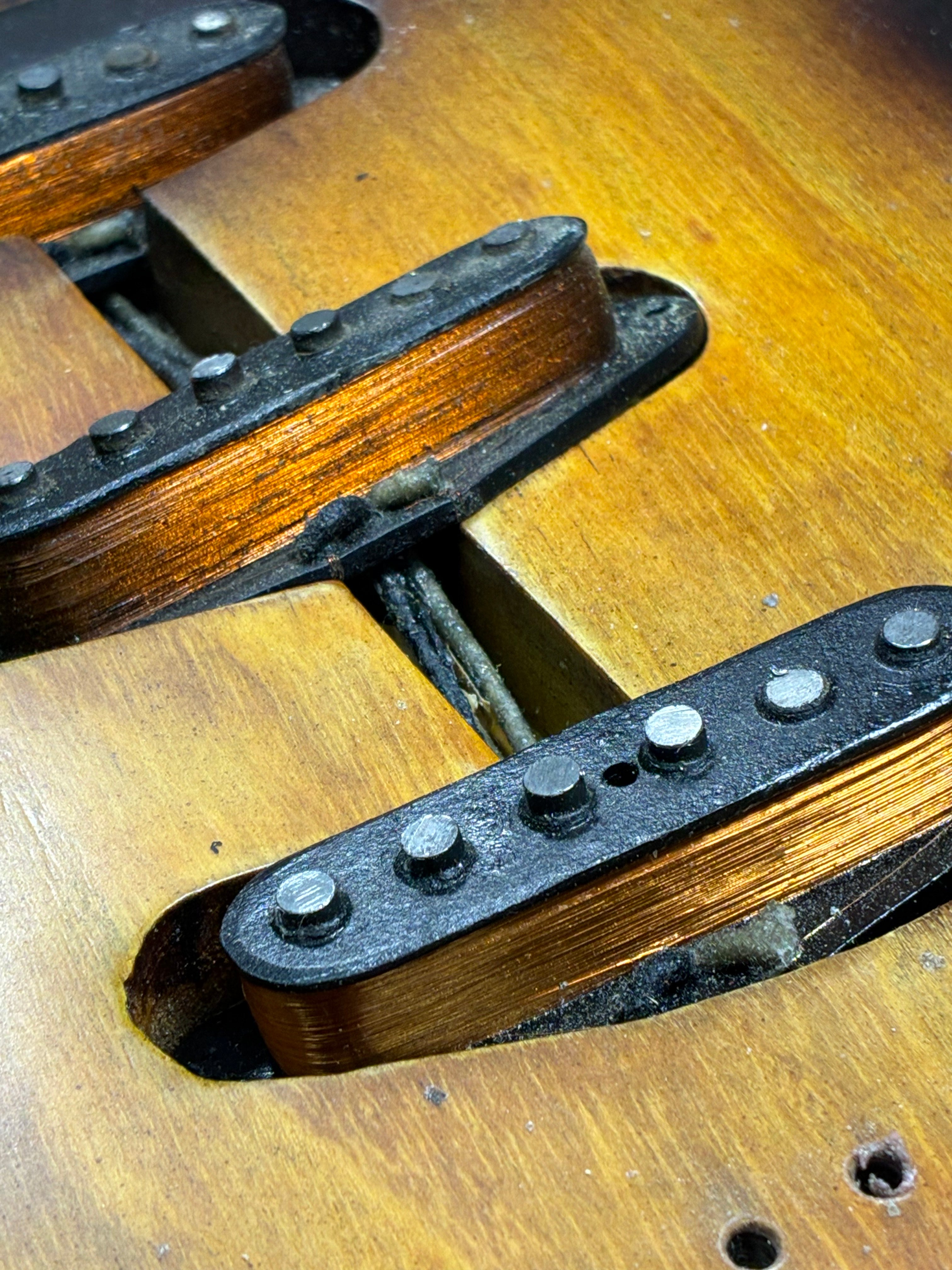 Fender 1955 Stratocaster, Refin Sunburst