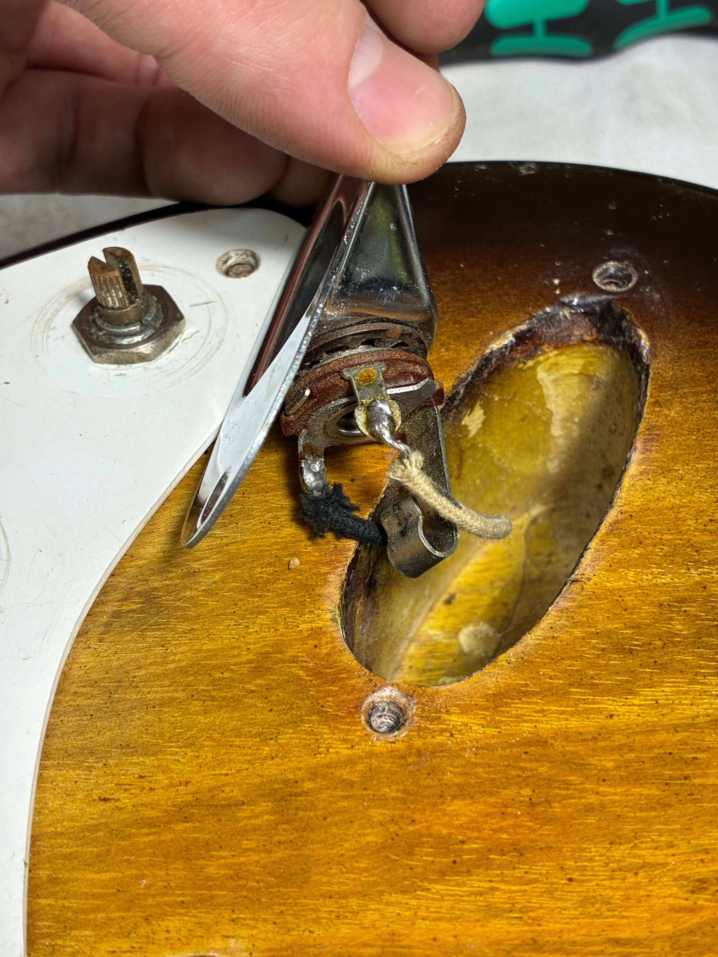 Fender 1955 Stratocaster, Refin Sunburst