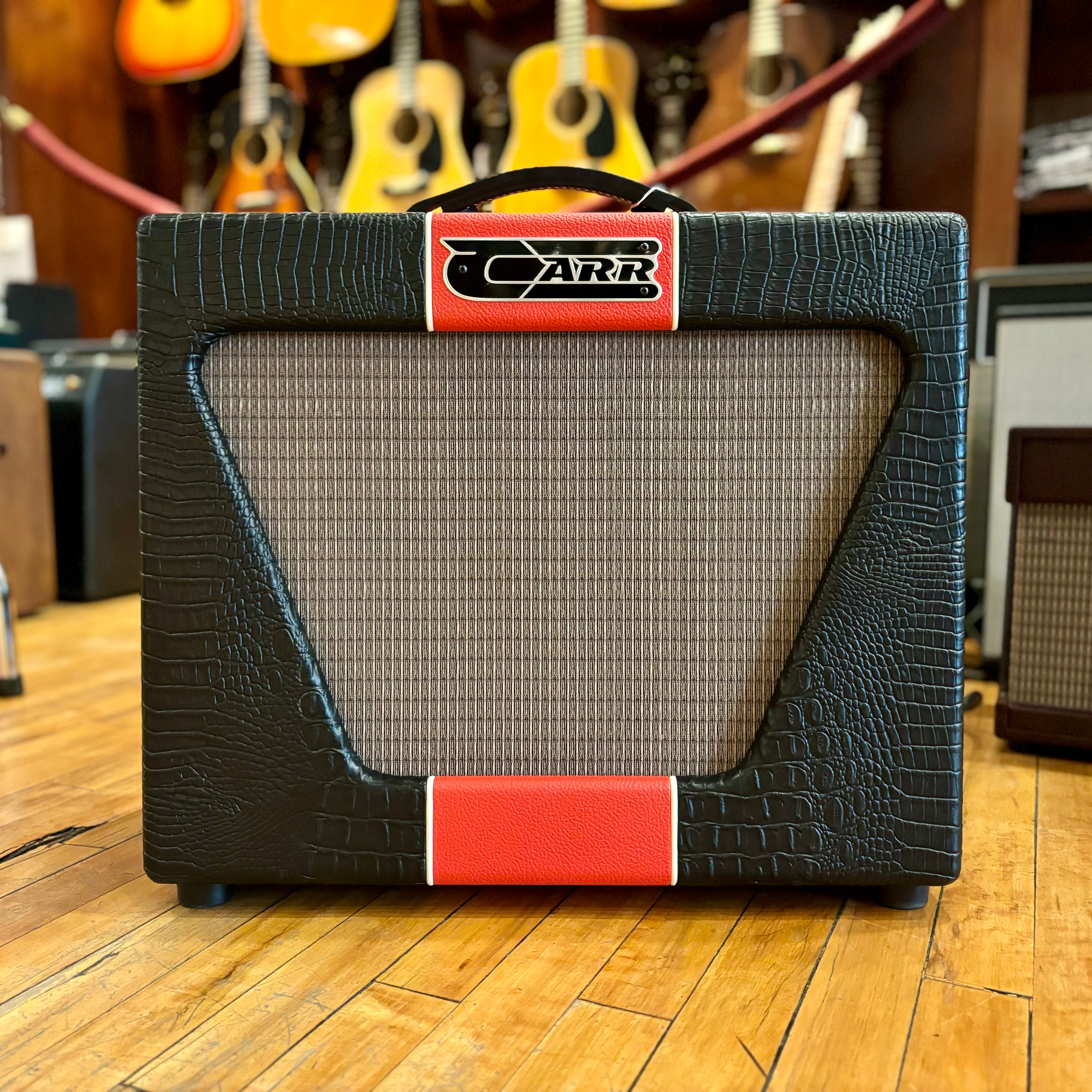 Carr Super Bee 1x12, Black Gator / Red