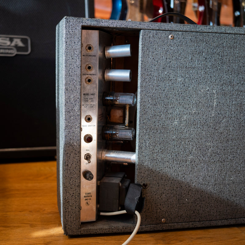 U-Silvertone 1960s 1482 Amp (No Serial)