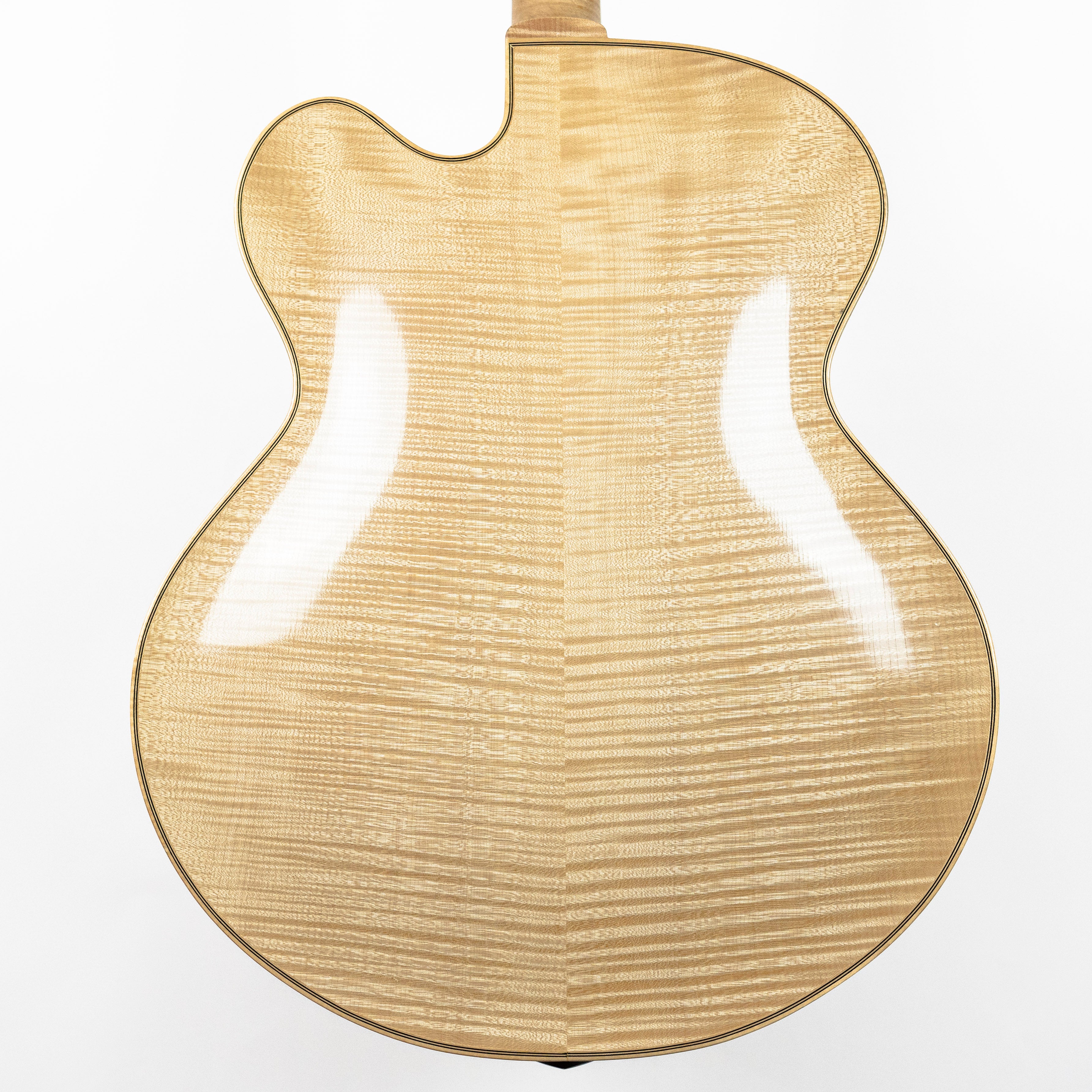 D'Aquisto 1988 New Yorker Classic, Oval Hole 18