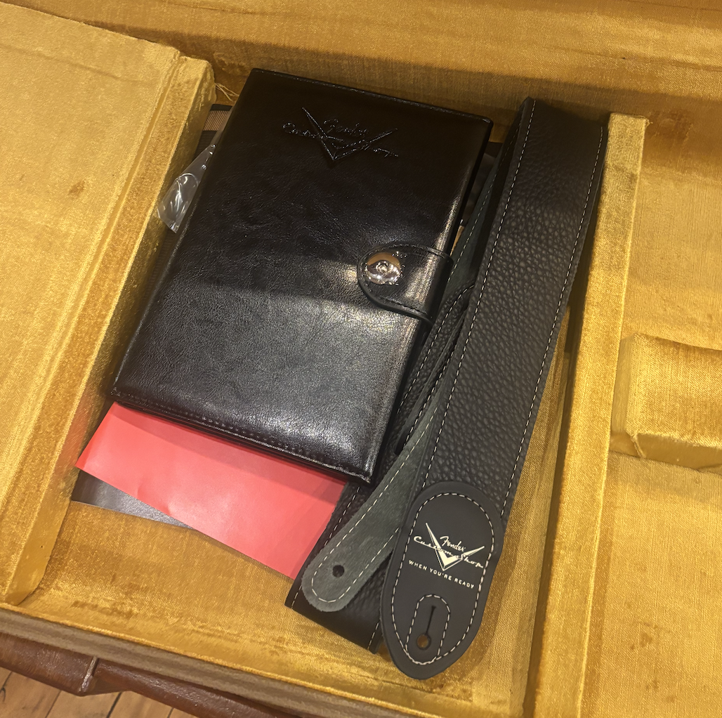 Fender Custom Shop 1960 Strat, Super Heavy Relic, Black Over Pink Paisley