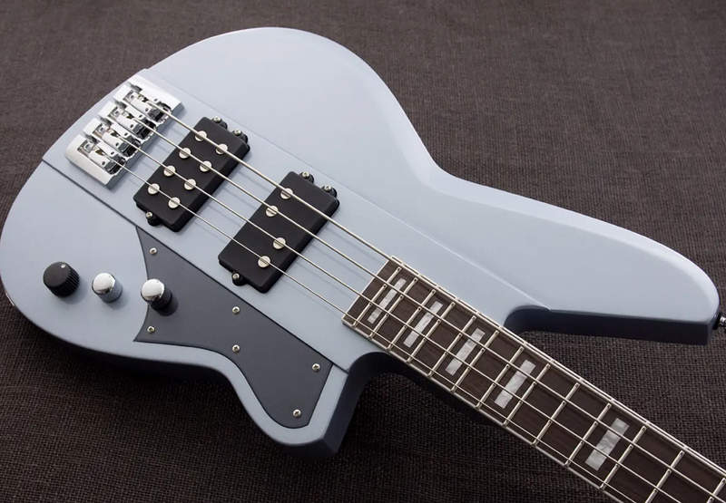 Reverend Thundergun Bass in Metallic Silver Freeze with softcase