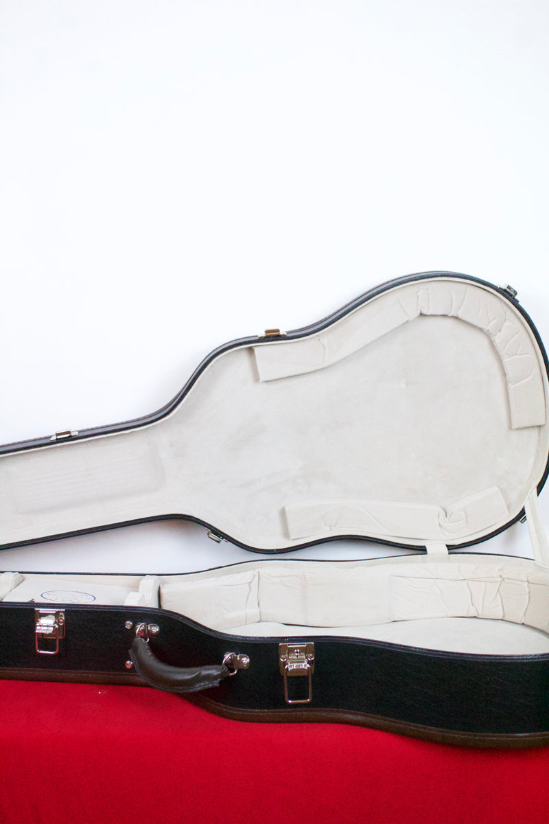 Santa Cruz OM Grand Walnut & Cedar, Koa binding