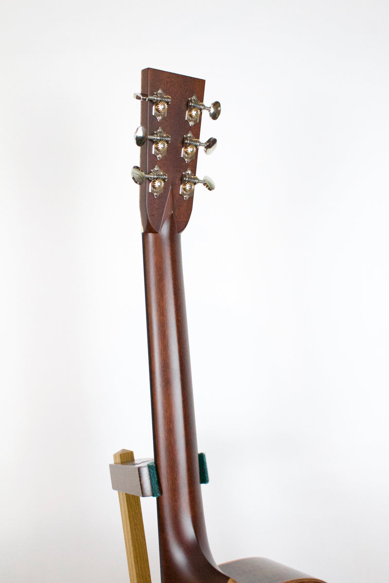 Santa Cruz OM Grand Walnut & Cedar, Koa binding