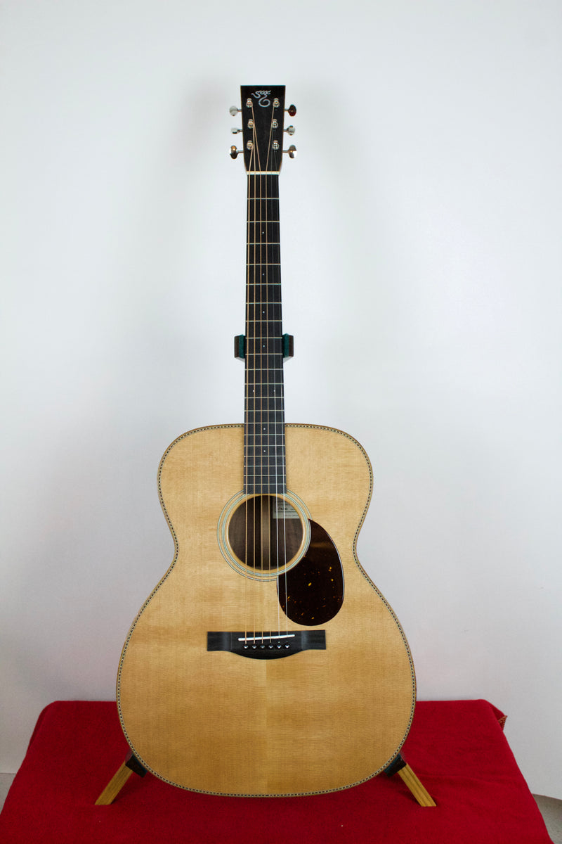 Santa Cruz OM Grand Walnut & Cedar, Koa binding