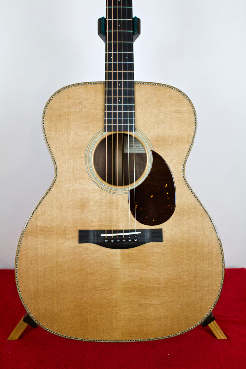 Santa Cruz OM Grand Walnut & Cedar, Koa binding