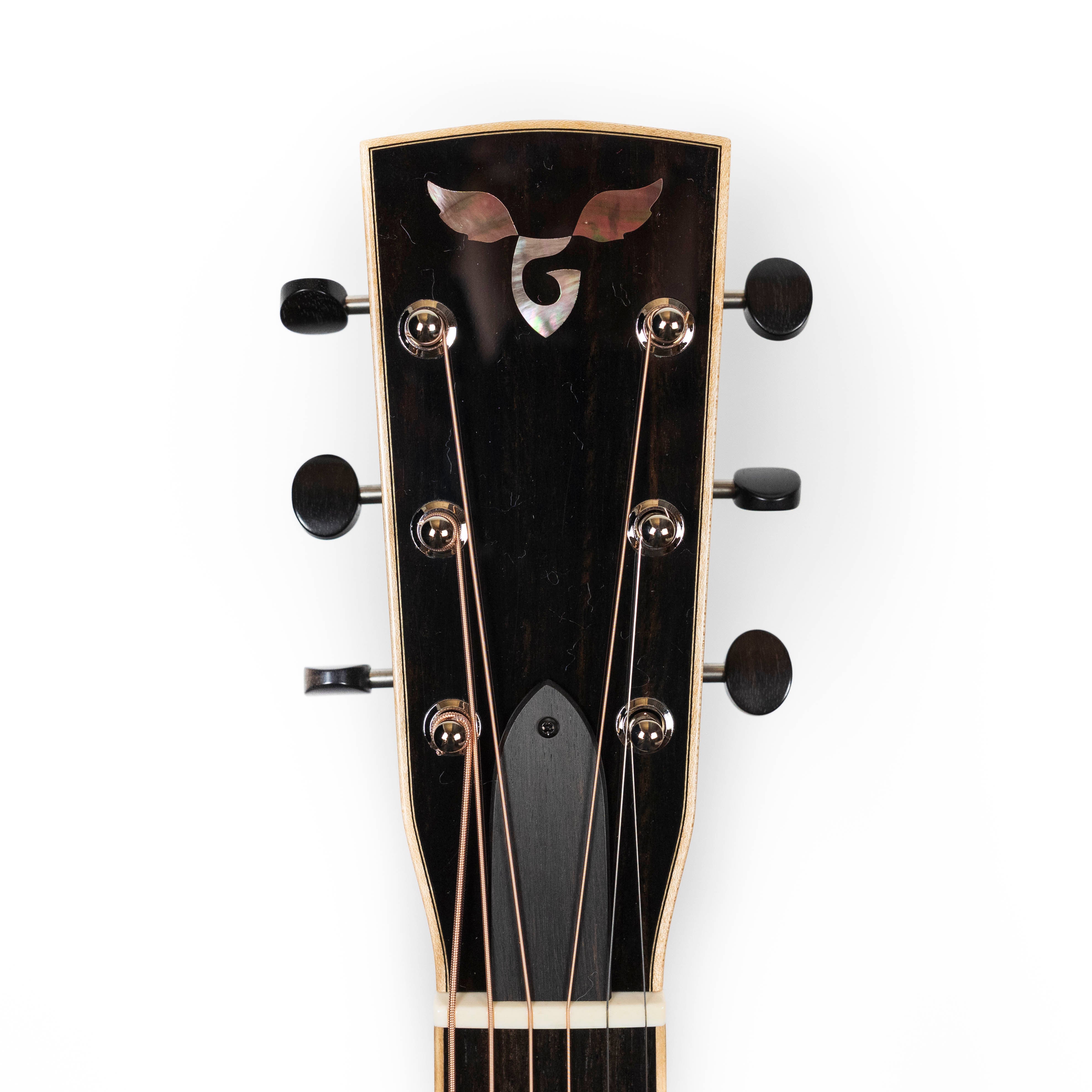 Goodall Traditional OM, East Indian Rosewood / Master "Bear Claw" Sitka
