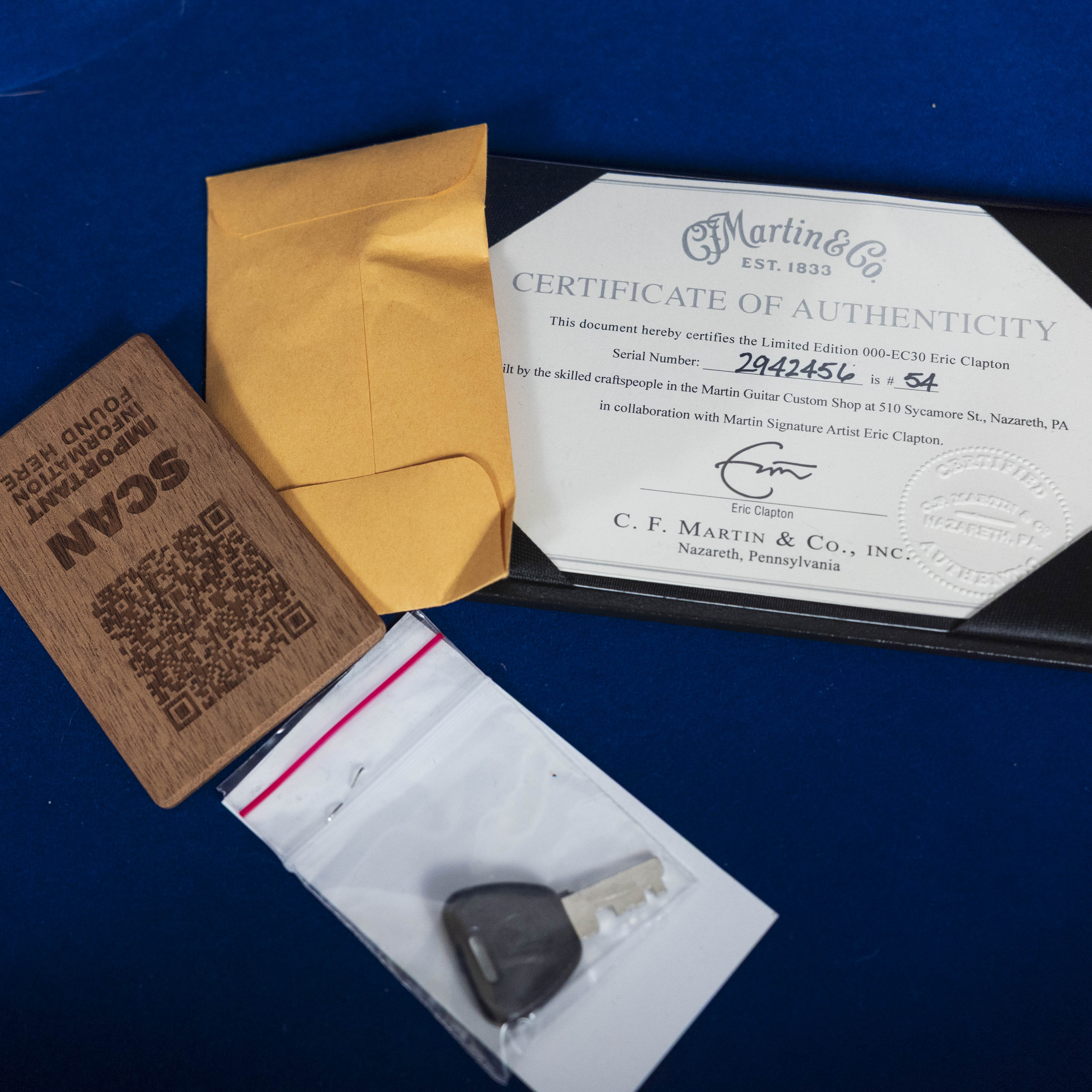 Martin USED 000-EC 30th Anniversary