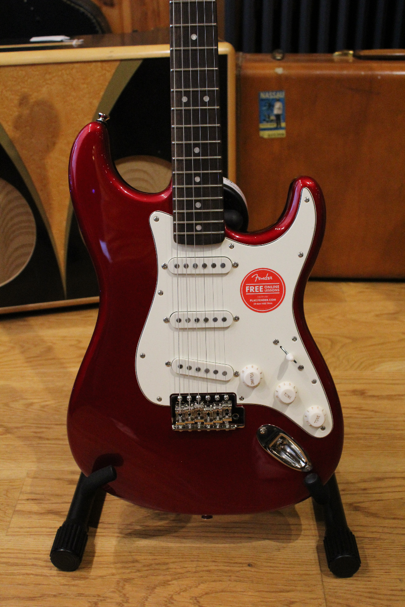 Squier Classic Vibe '60s Stratocaster Candy Apple Red
