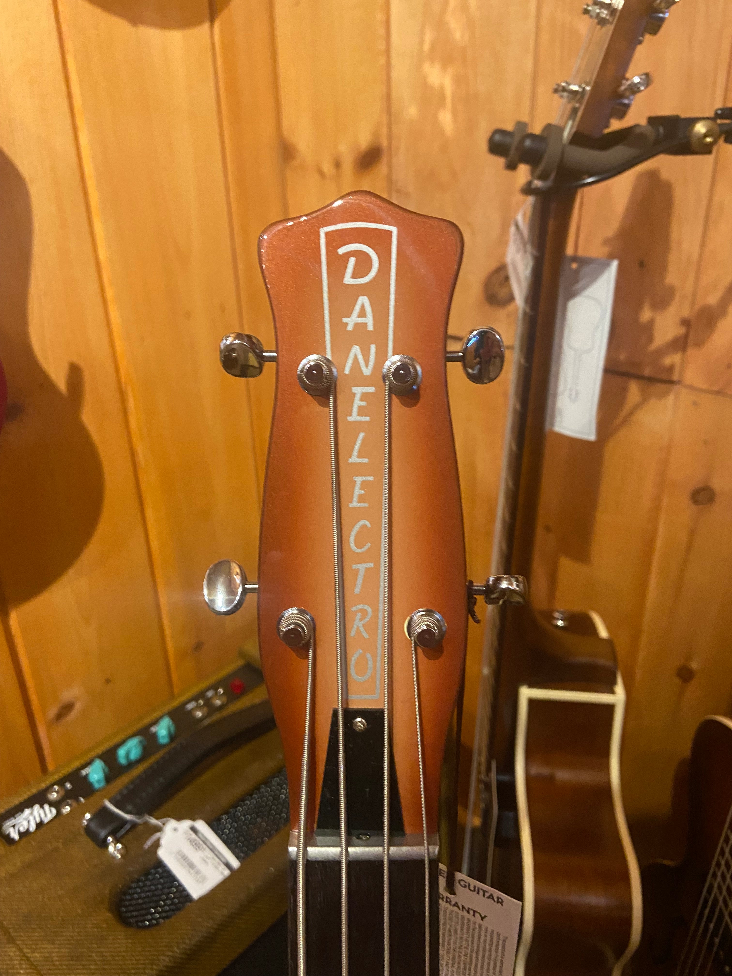Danelectro Longhorn Bass