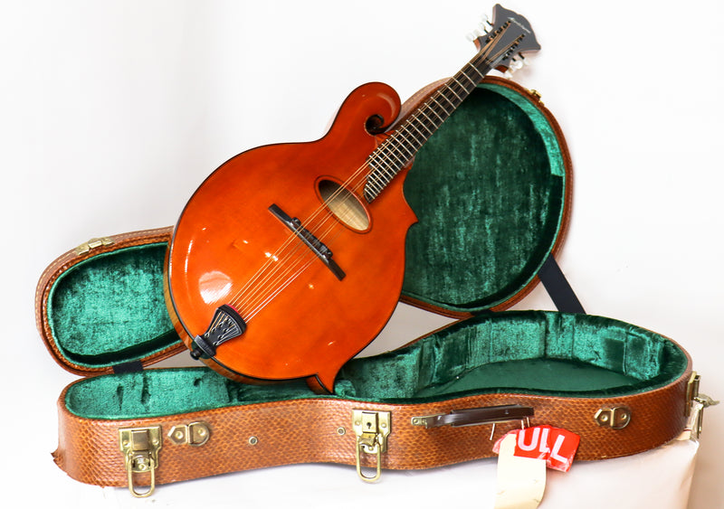 Monteleone 1992 Mandola Round Sound Hole, made for Elizabeth Taylor #159