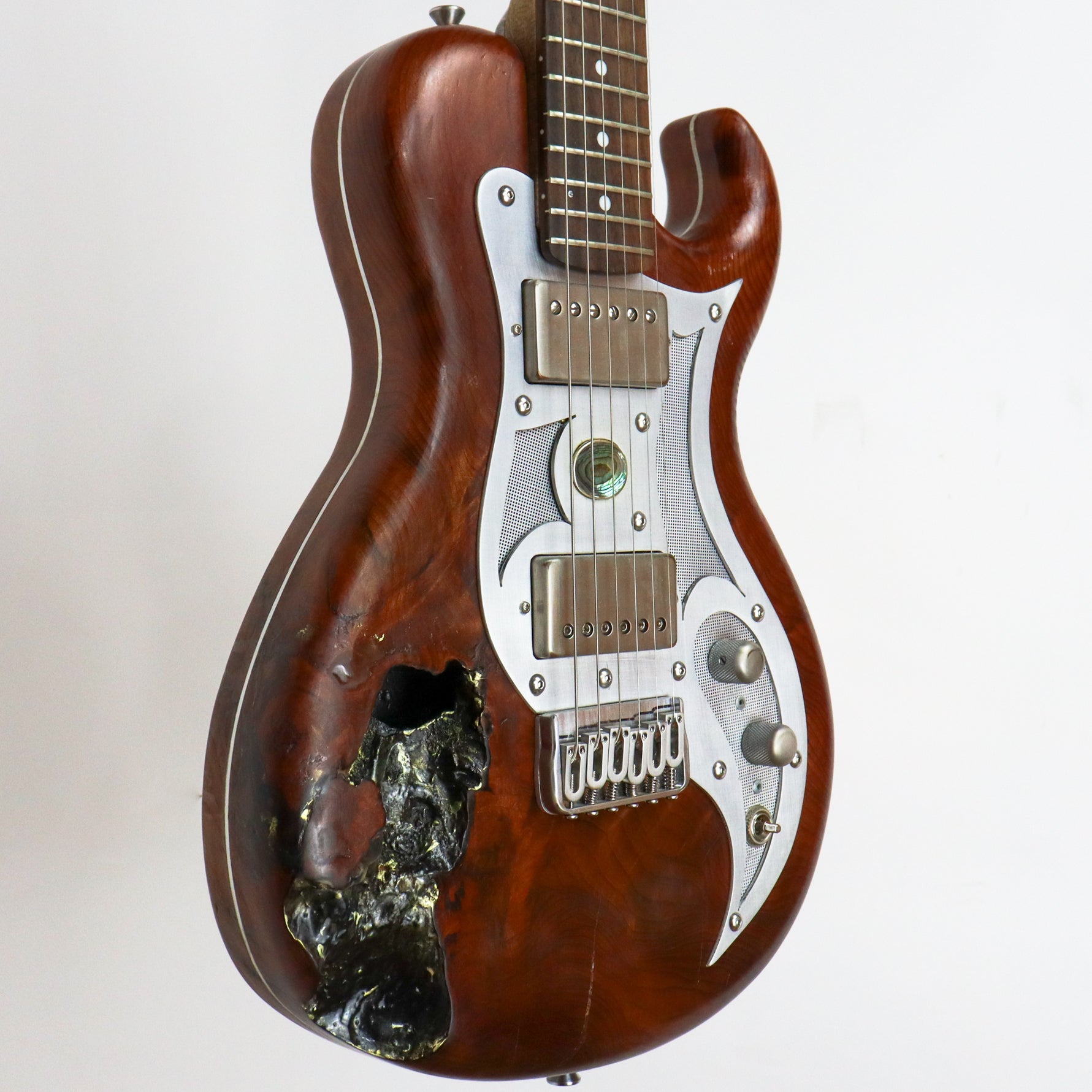 AM Guitars #0041 Ancient Sequoia w/hardshell case