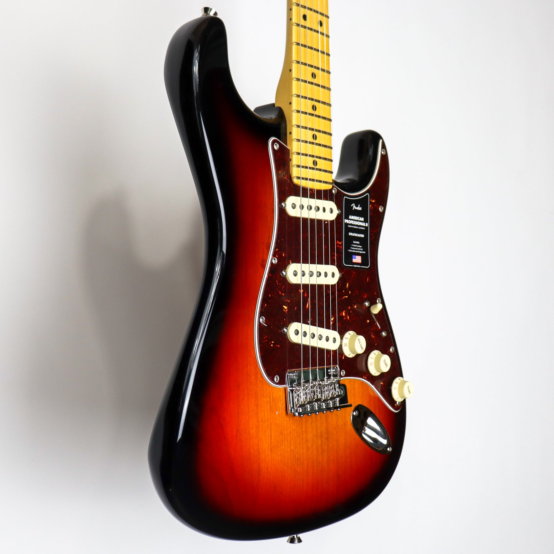 Fender American Professional II Stratocaster Maple Neck 3 Tone Sunburst