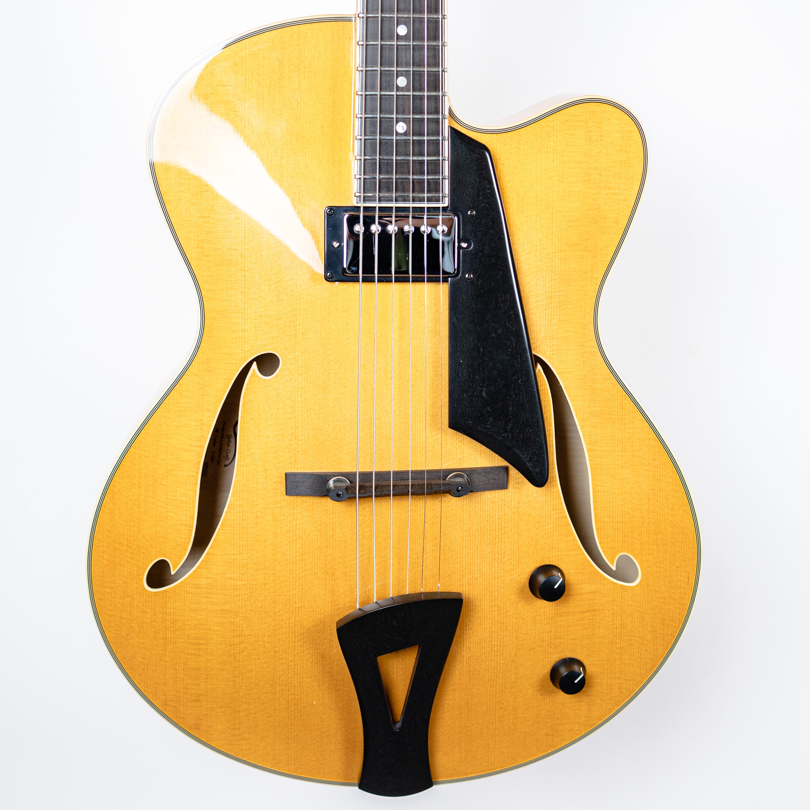 Comins GCS-16-1 Archtop in Blonde