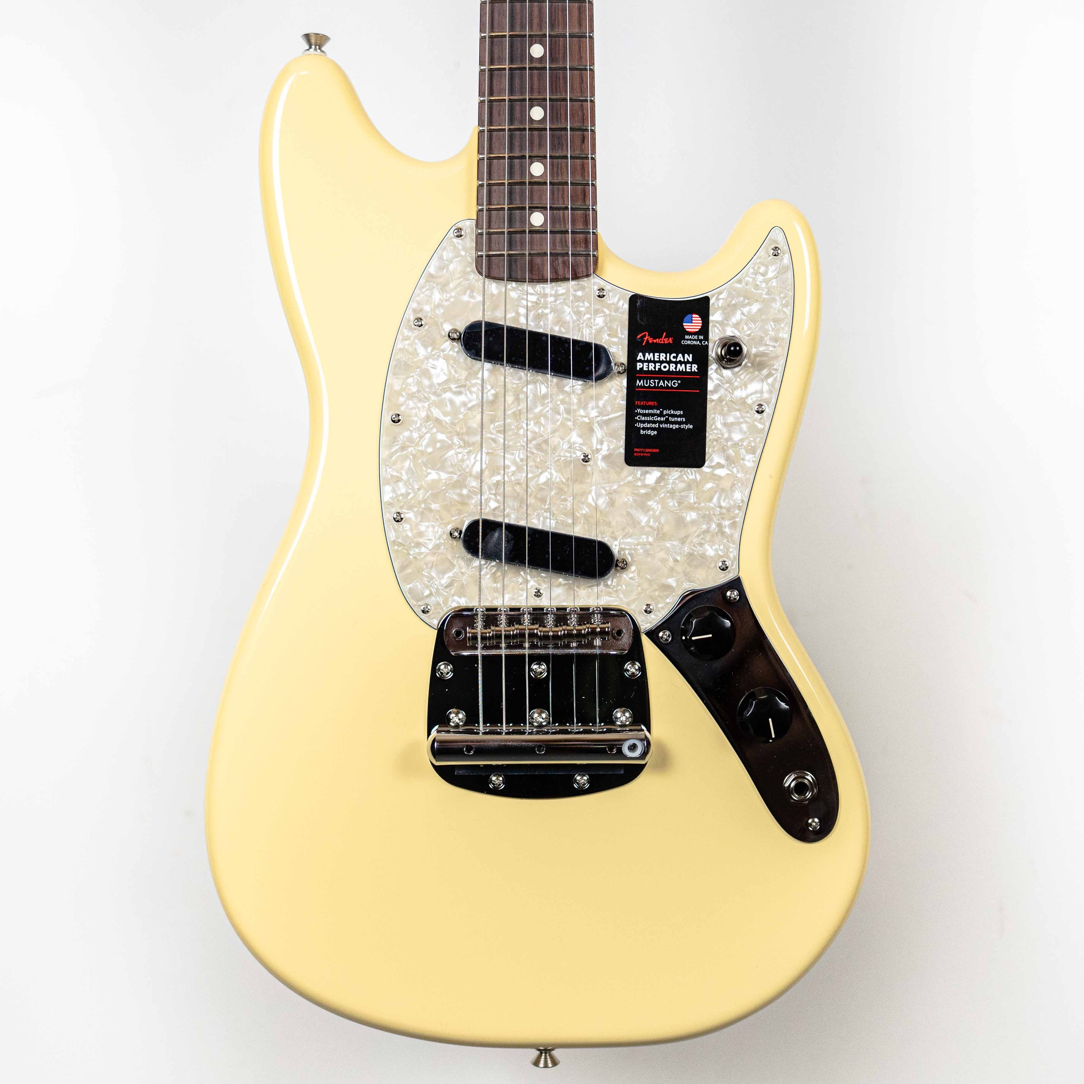 Fender AMERICAN PERFORMER MUSTANG Vintage White
