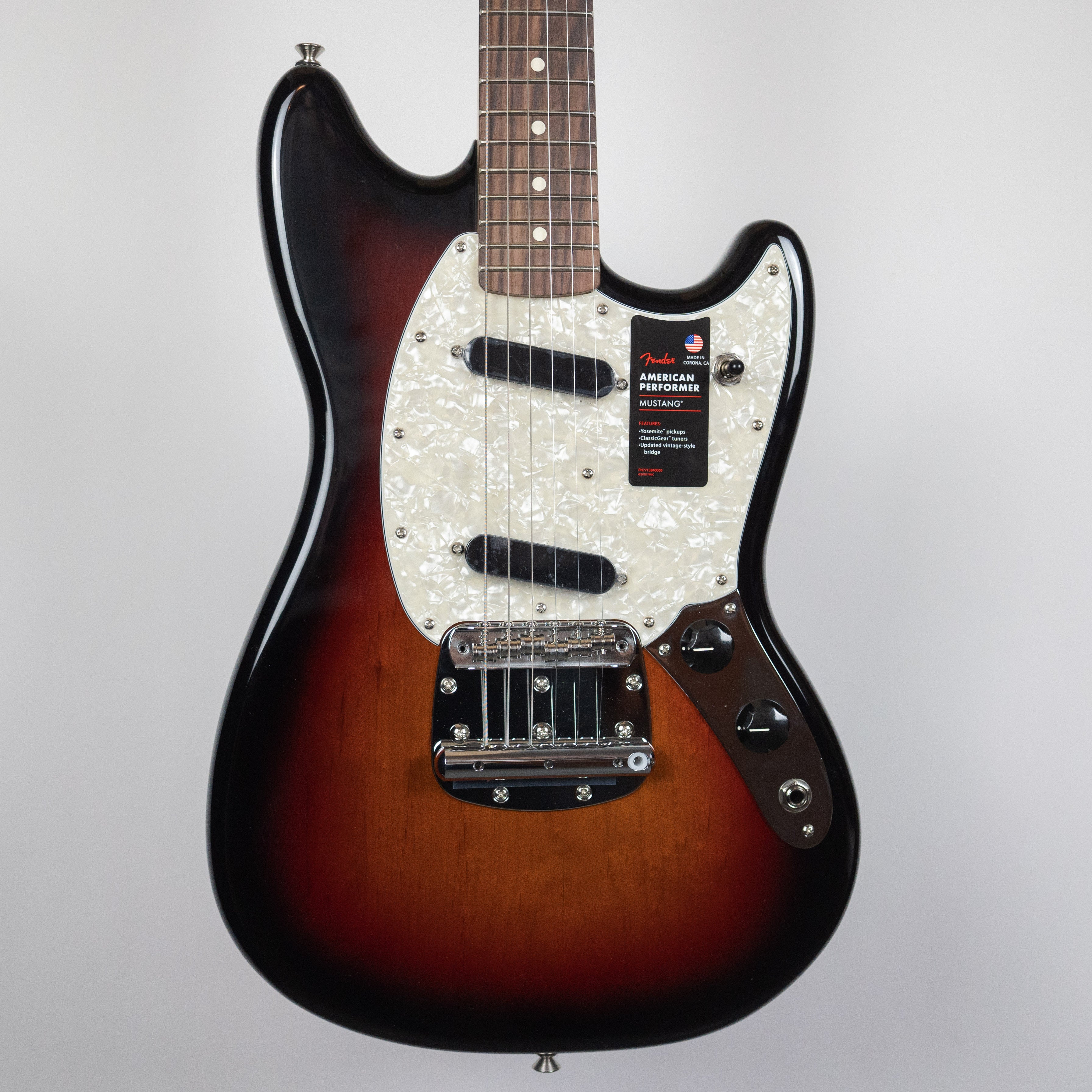 Fender American Performer Mustang 3 Tone Sunburst