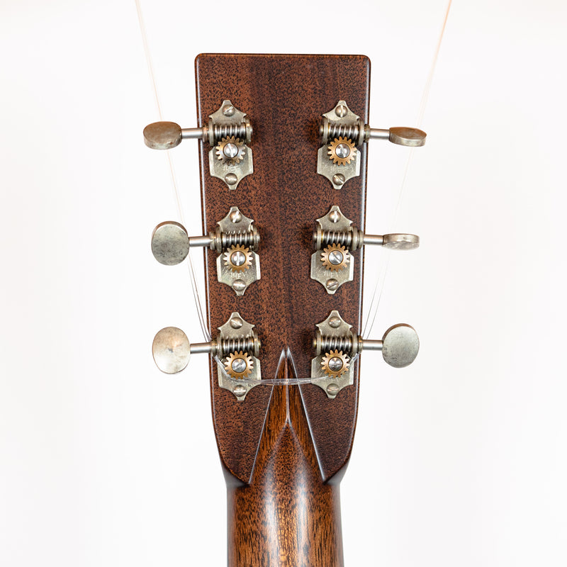 Bourgeois 00 Vintage Heirloom AT Adi Shade top